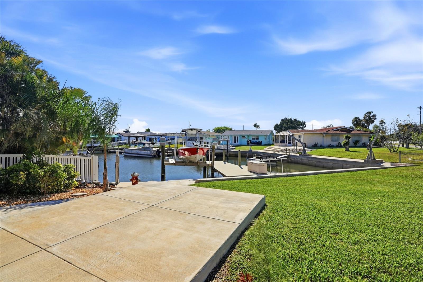 Listing photo id 19 for 5015 Pelican Drive