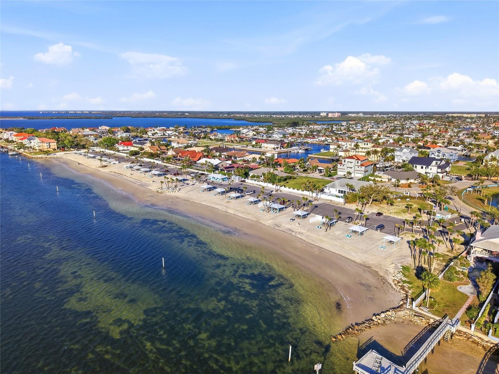 Listing photo id 29 for 5015 Pelican Drive