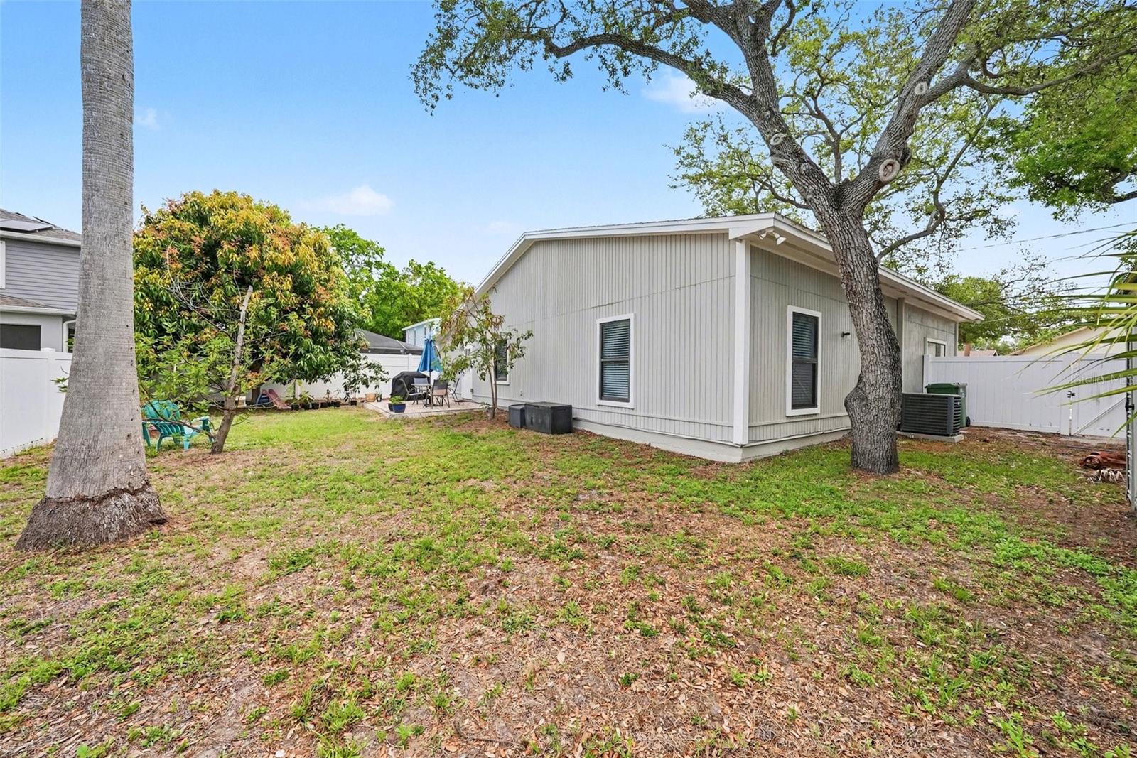 Image 29 of 30 For 6003 Himes Avenue