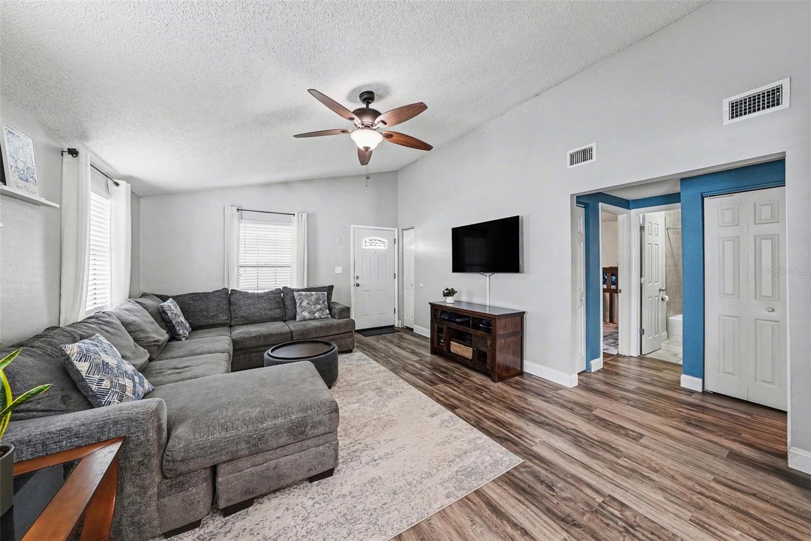 Image 7 of 30 For 6003 Himes Avenue