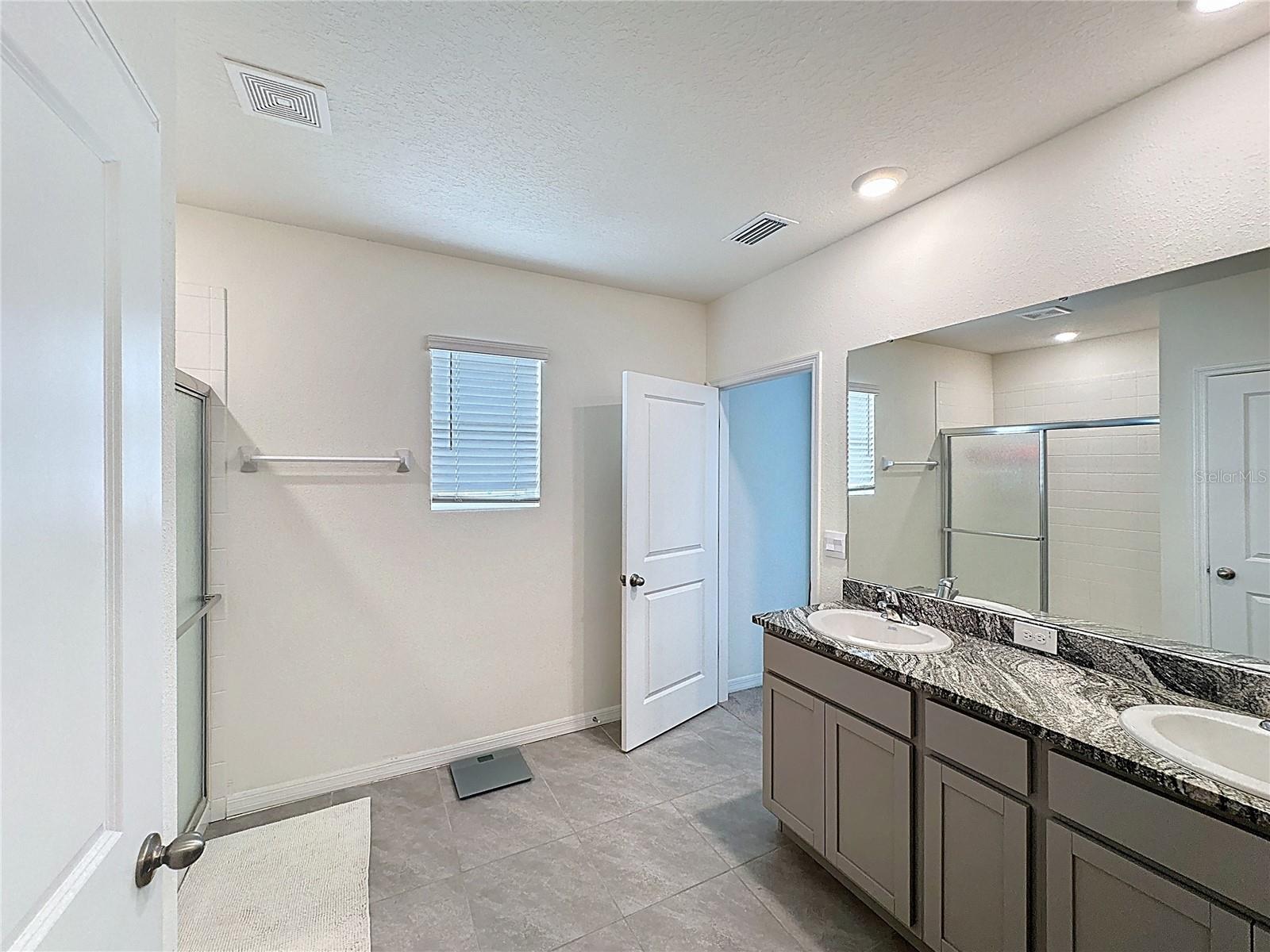 Image 31 of 43 For 8379 Ender Hills Drive