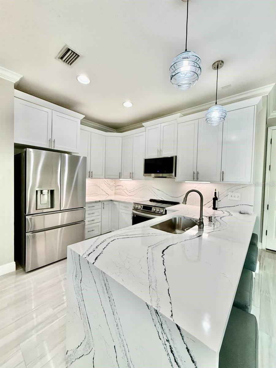 Image 12 of 39 For 505 Tampania Avenue 5