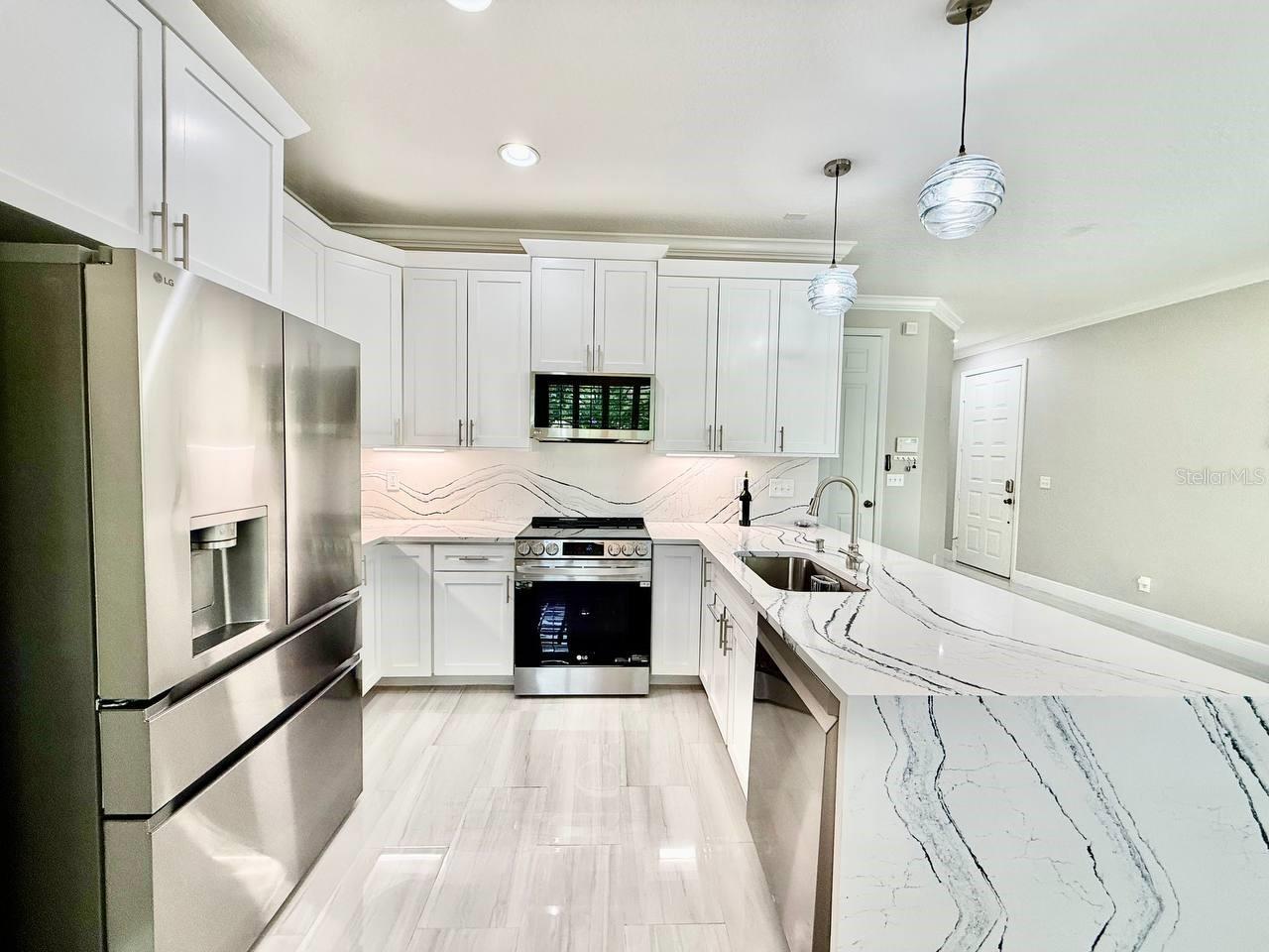 Image 13 of 39 For 505 Tampania Avenue 5