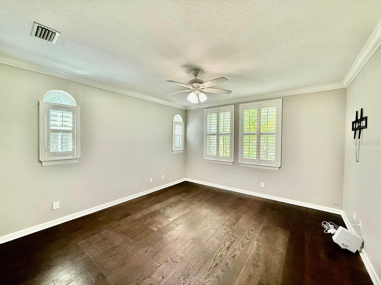 Image 18 of 39 For 505 Tampania Avenue 5