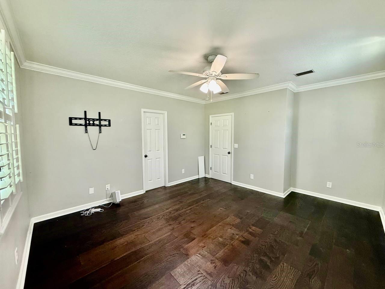 Image 21 of 39 For 505 Tampania Avenue 5