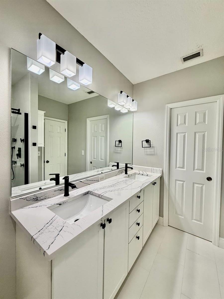 Image 23 of 39 For 505 Tampania Avenue 5