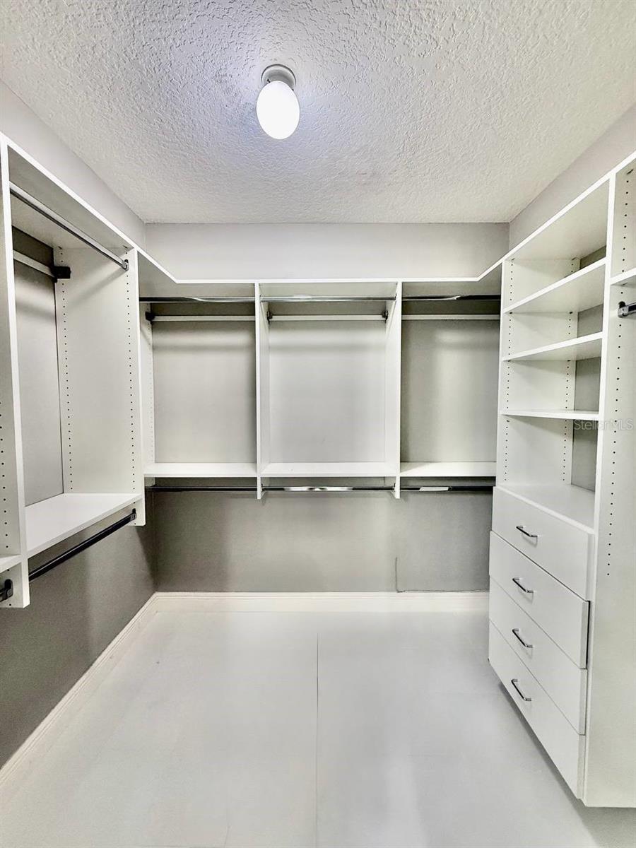 Image 25 of 39 For 505 Tampania Avenue 5