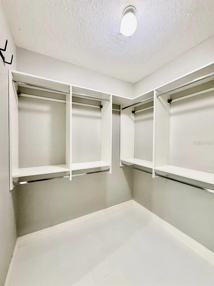 Image 26 of 39 For 505 Tampania Avenue 5