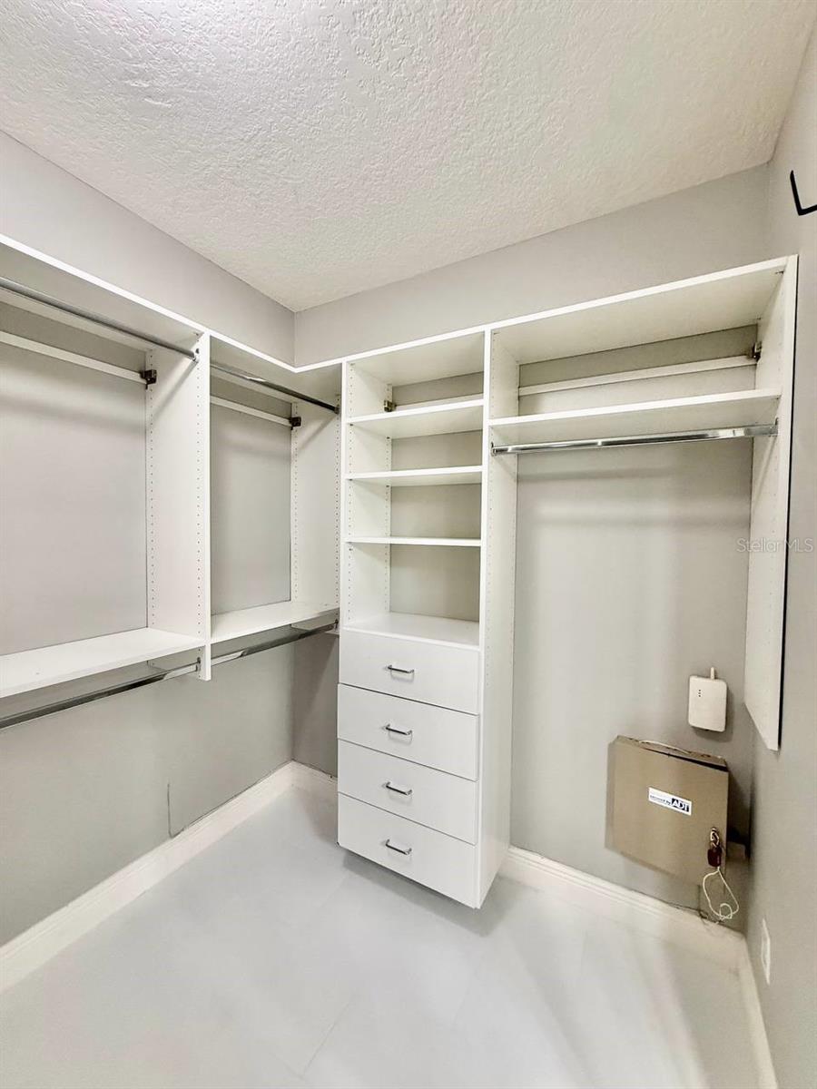 Image 27 of 39 For 505 Tampania Avenue 5