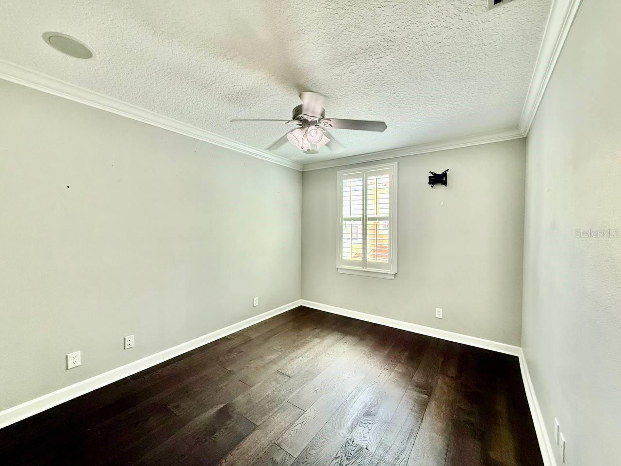 Image 33 of 39 For 505 Tampania Avenue 5