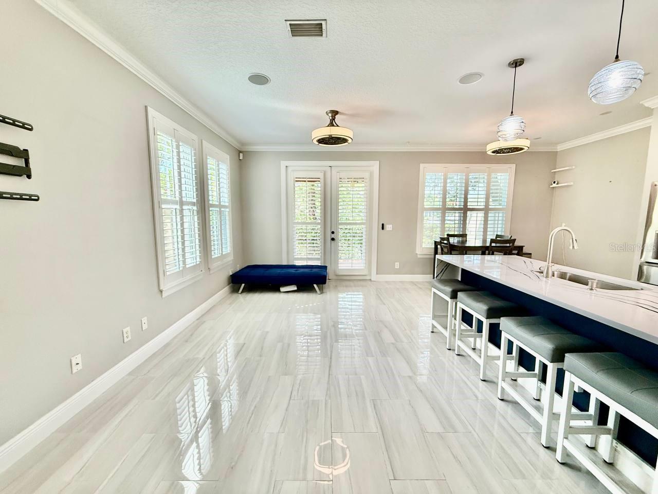 Image 7 of 39 For 505 Tampania Avenue 5