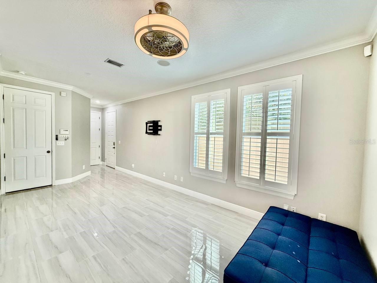 Image 8 of 39 For 505 Tampania Avenue 5