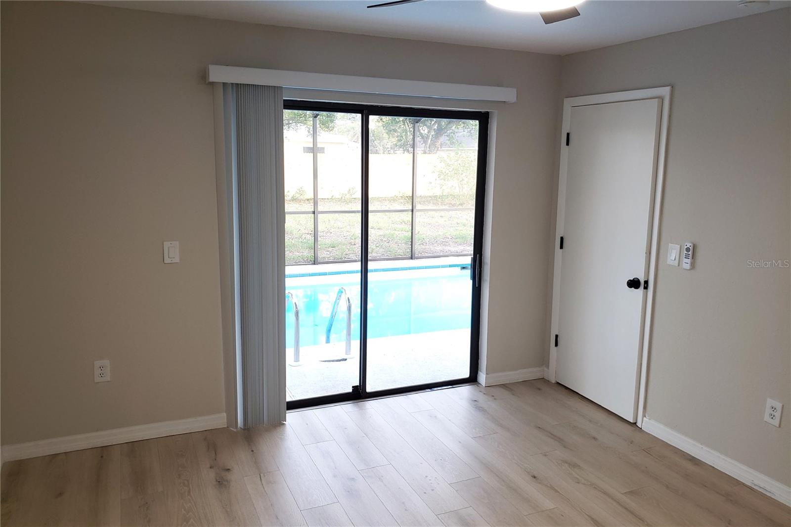 Image 11 of 26 For 4284 Everett Avenue