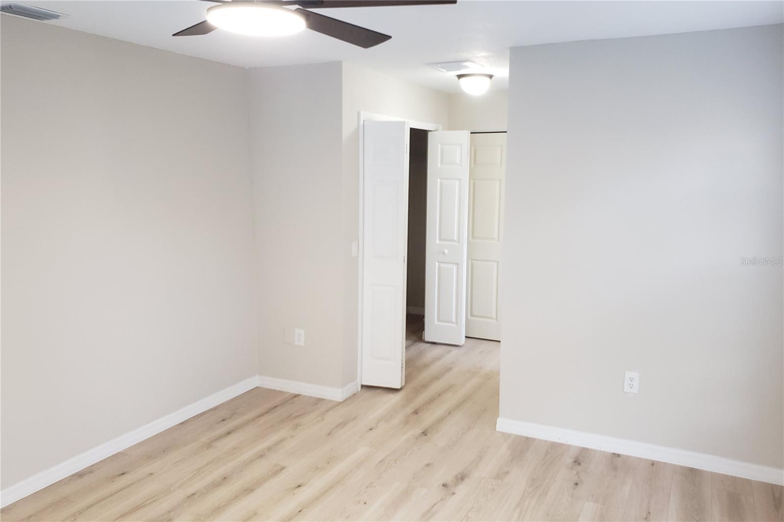 Image 12 of 26 For 4284 Everett Avenue