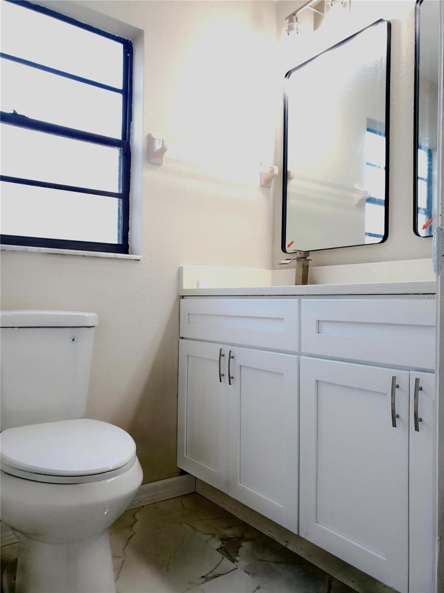 Image 14 of 26 For 4284 Everett Avenue