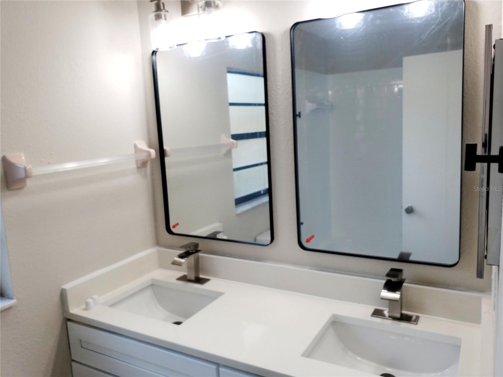 Image 15 of 26 For 4284 Everett Avenue