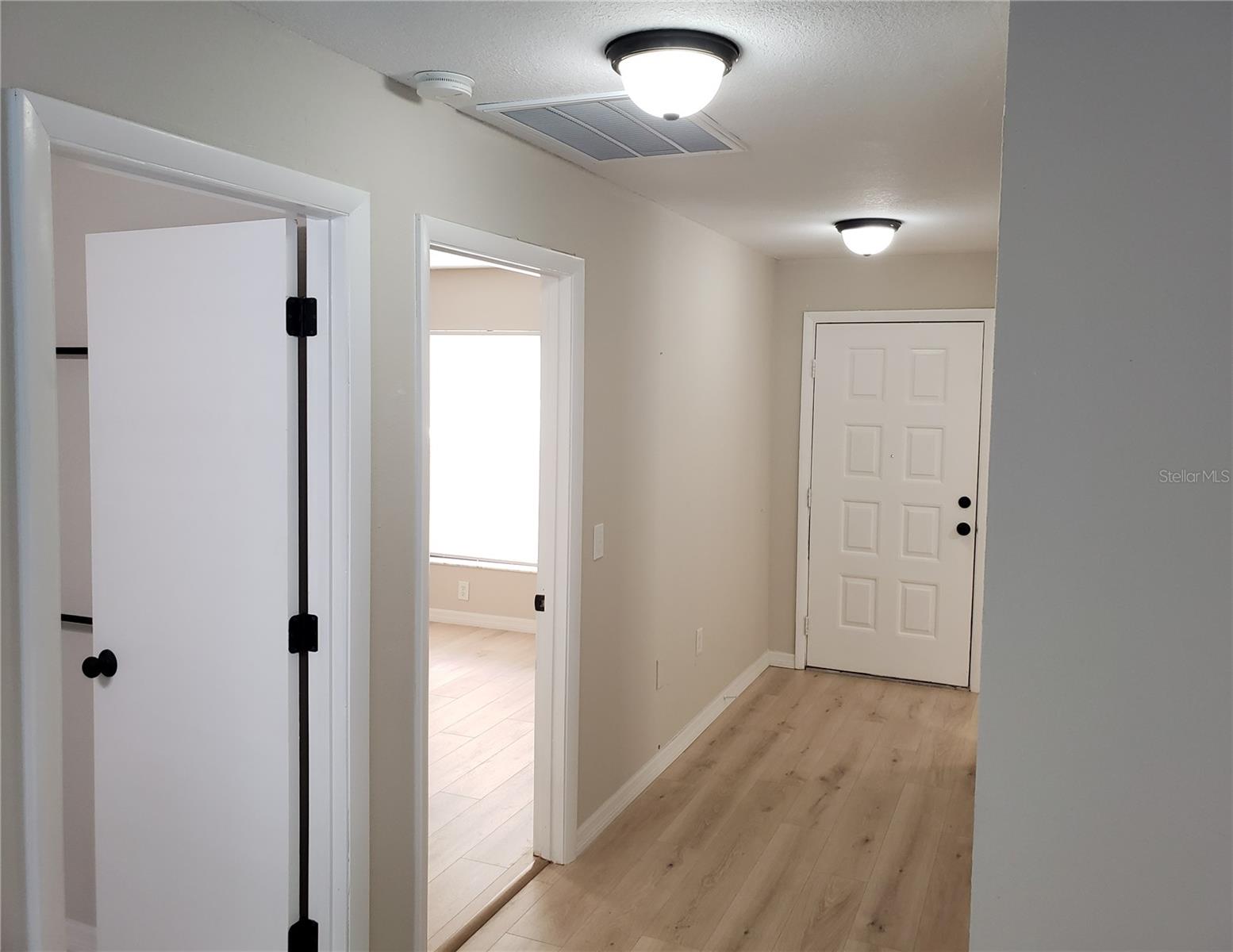 Image 17 of 26 For 4284 Everett Avenue