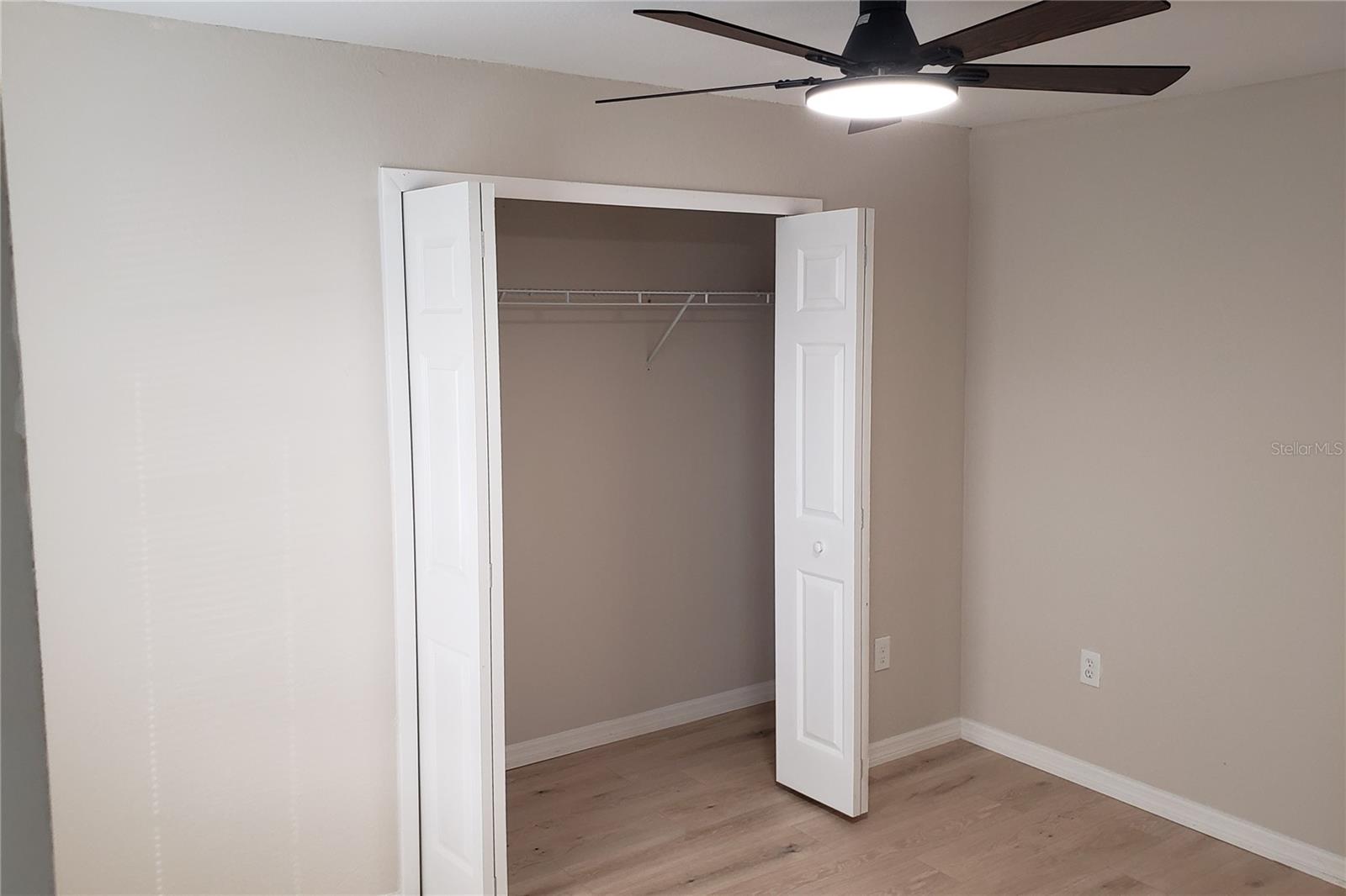 Image 19 of 26 For 4284 Everett Avenue