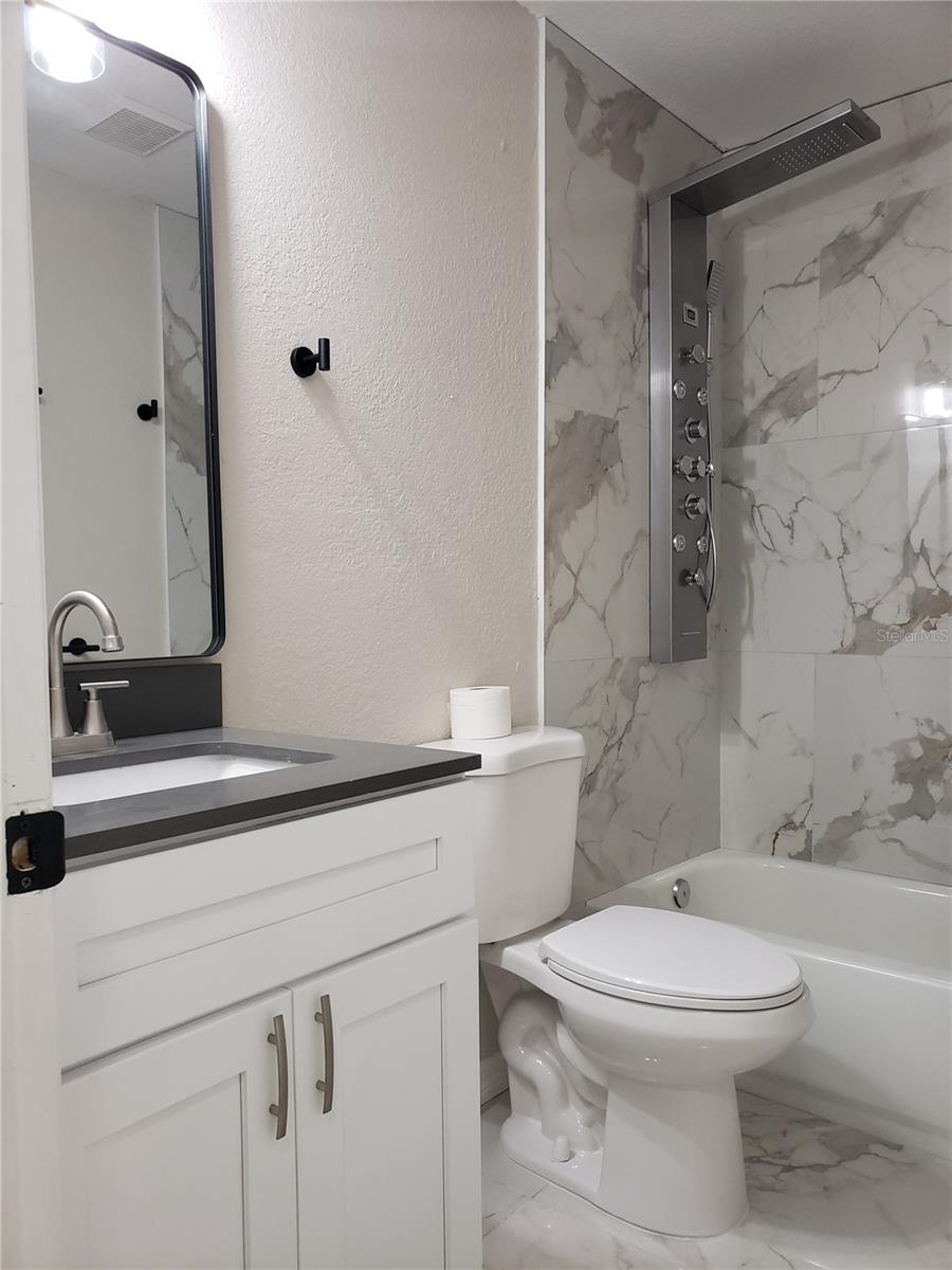 Image 20 of 26 For 4284 Everett Avenue