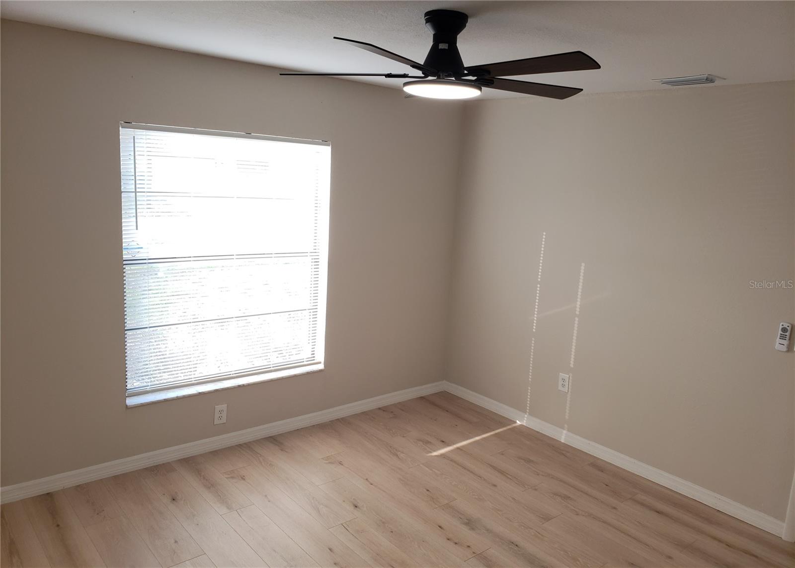 Image 21 of 26 For 4284 Everett Avenue