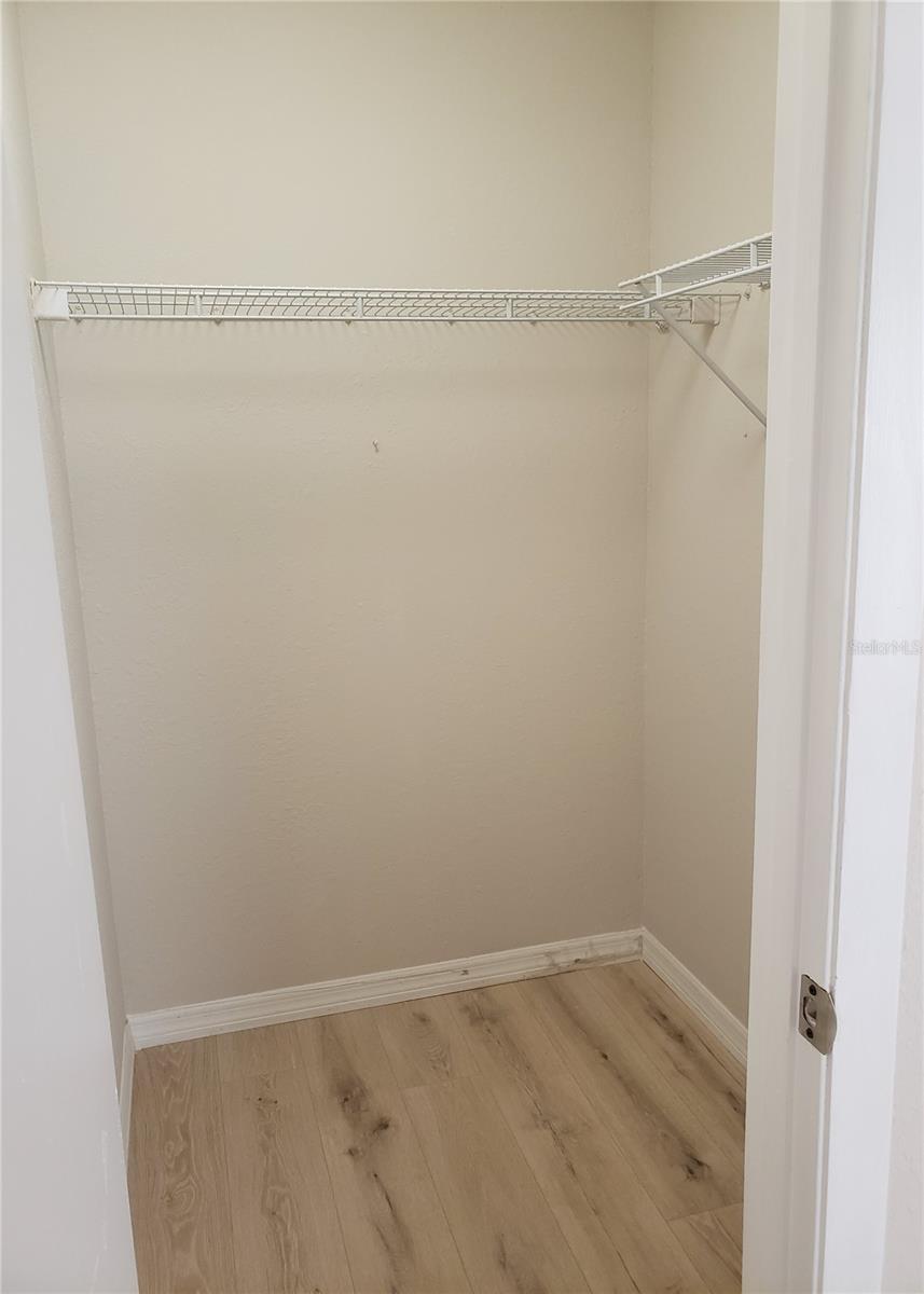 Image 22 of 26 For 4284 Everett Avenue