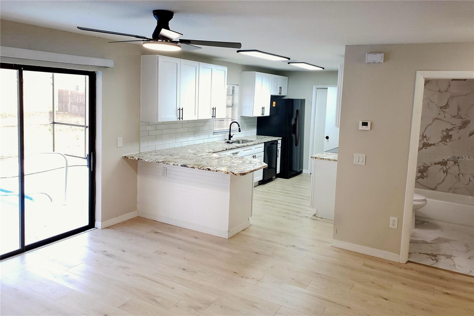 Image 5 of 26 For 4284 Everett Avenue