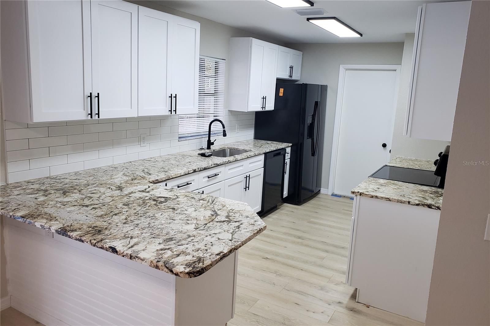 Image 6 of 26 For 4284 Everett Avenue