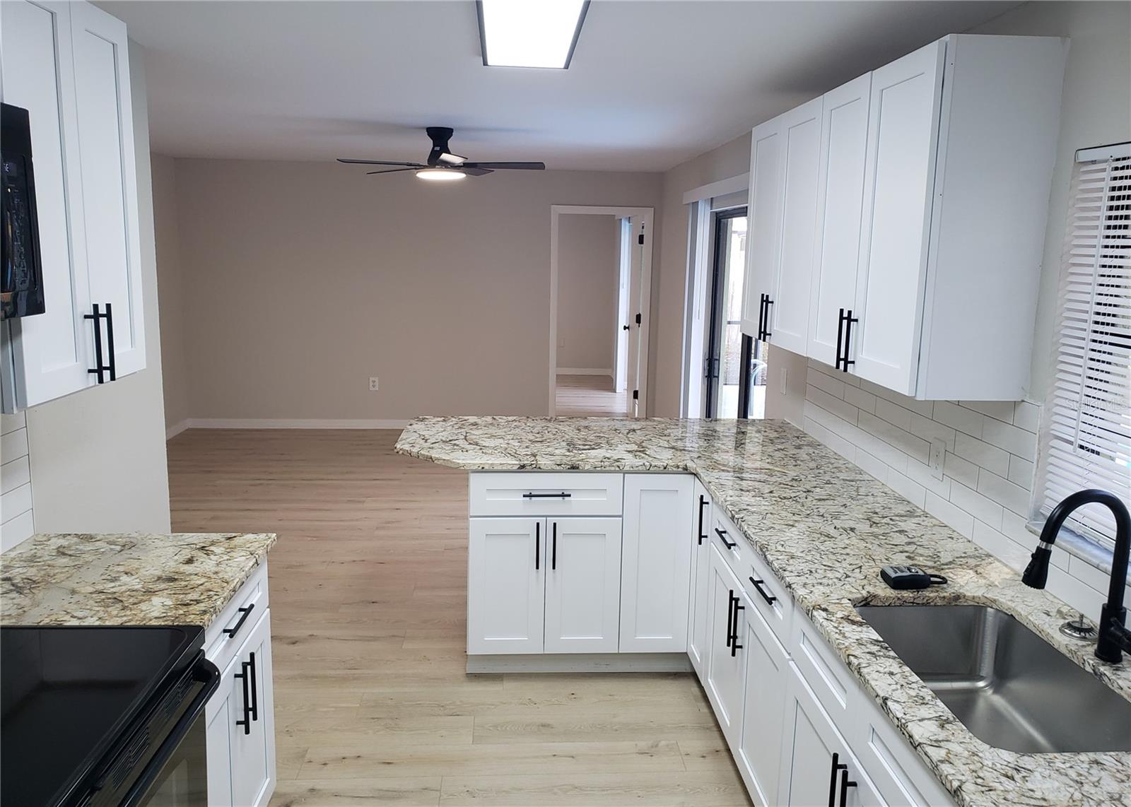 Image 8 of 26 For 4284 Everett Avenue