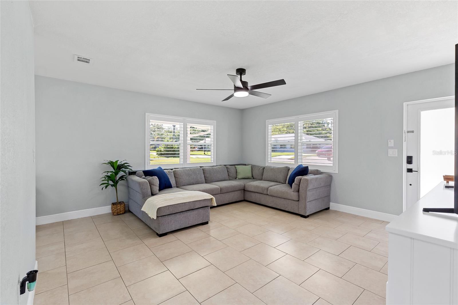 Image 8 of 49 For 1816 7th Street W