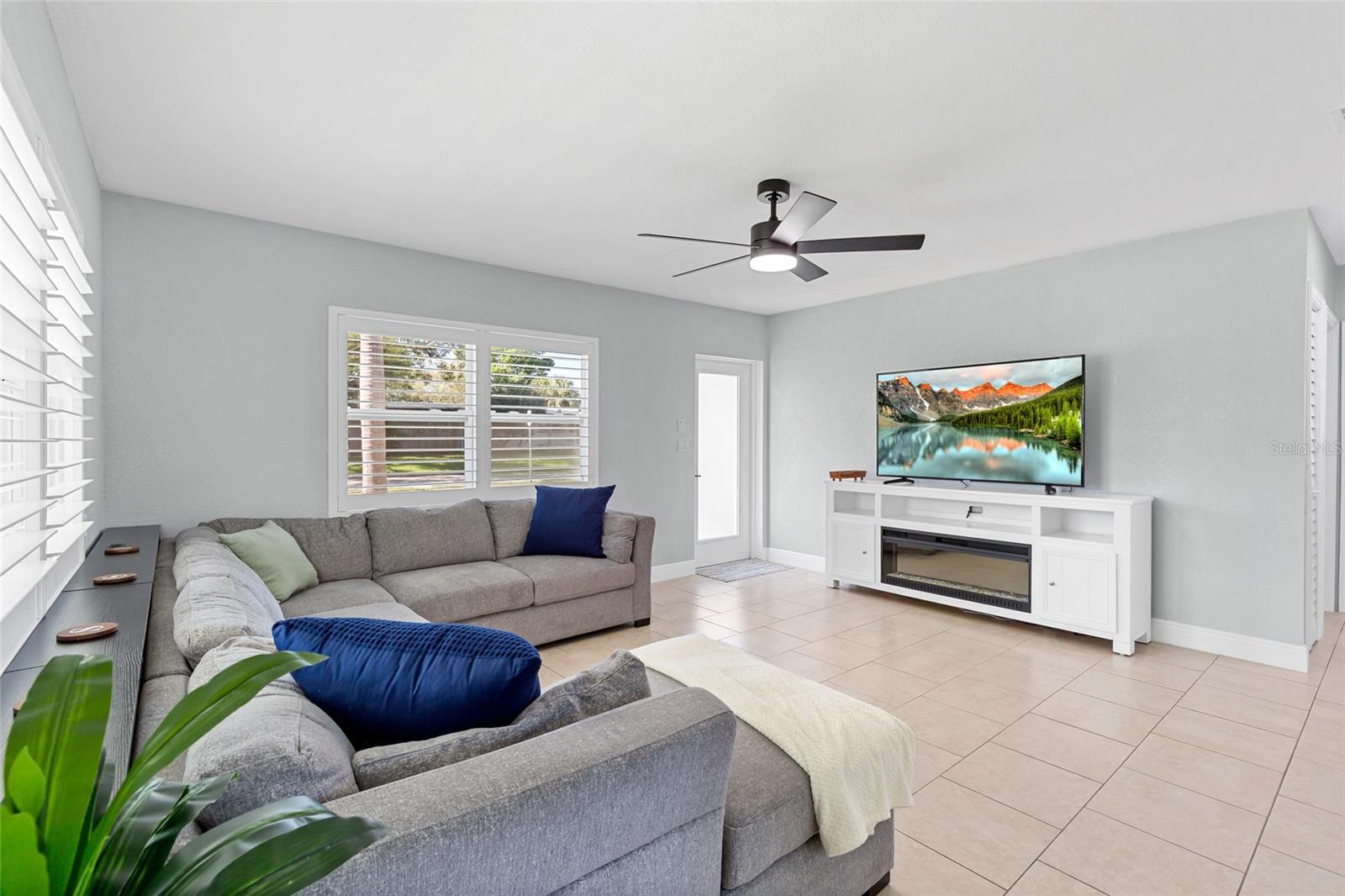 Image 9 of 49 For 1816 7th Street W