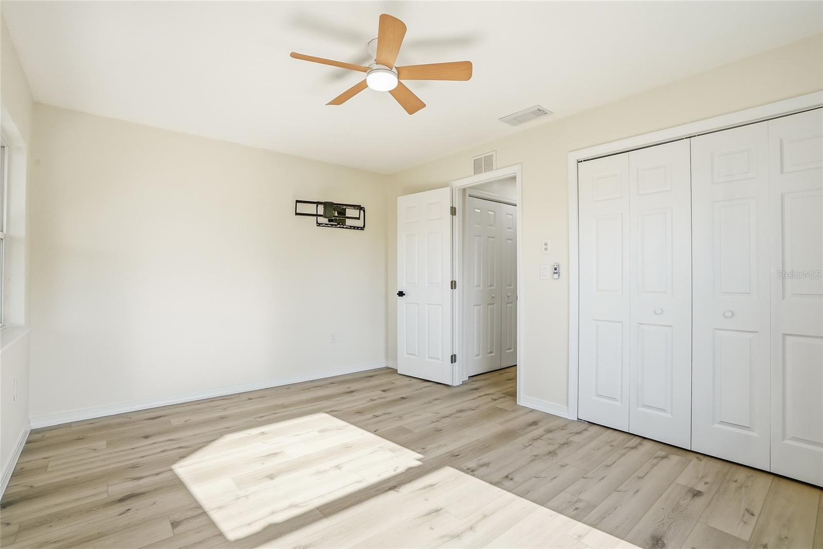 Image 23 of 42 For 4510 Rickover Court