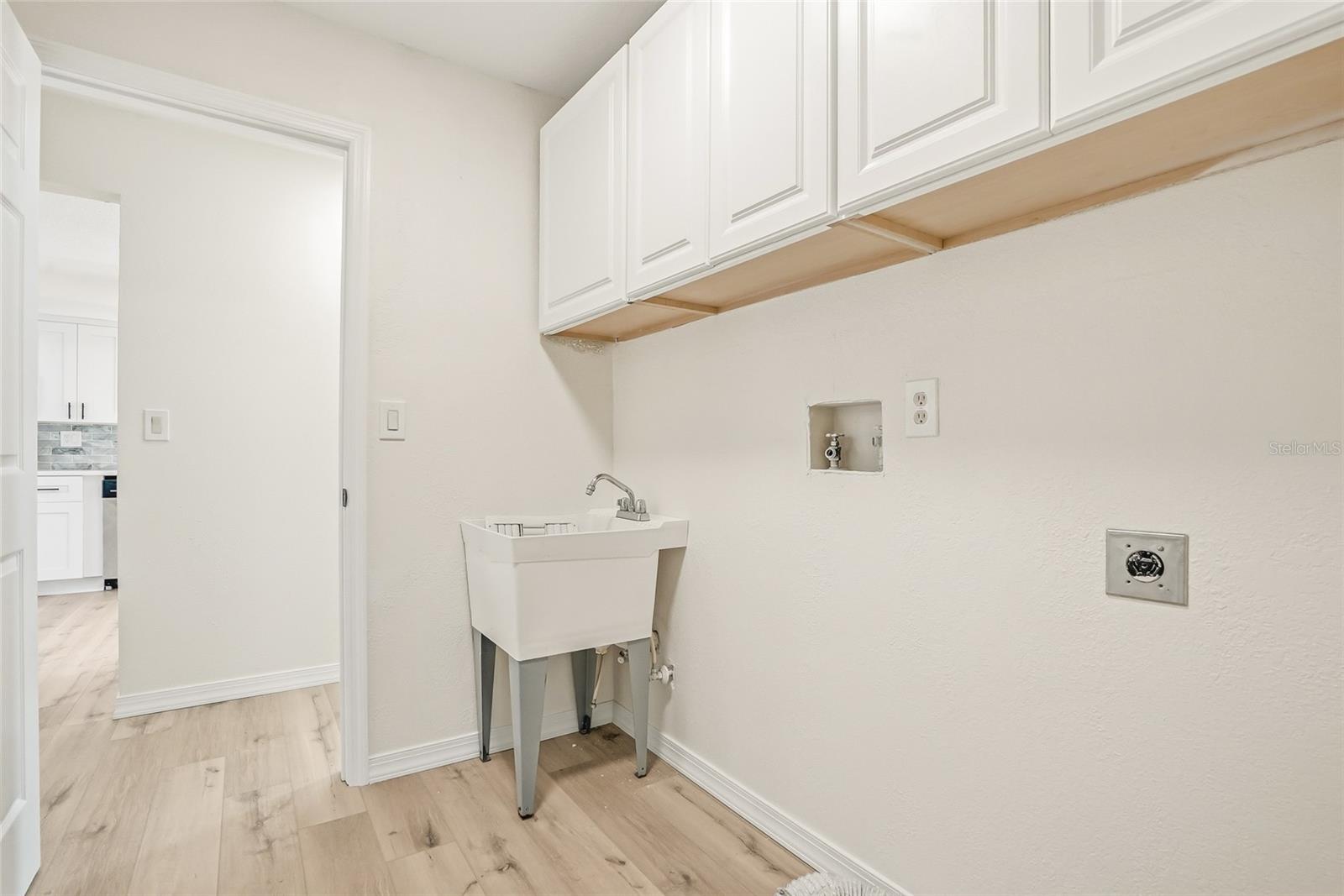 Image 28 of 42 For 4510 Rickover Court