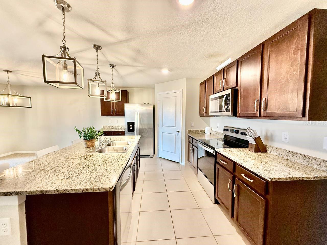 Image 5 of 25 For 1026 Golden Shiner Avenue