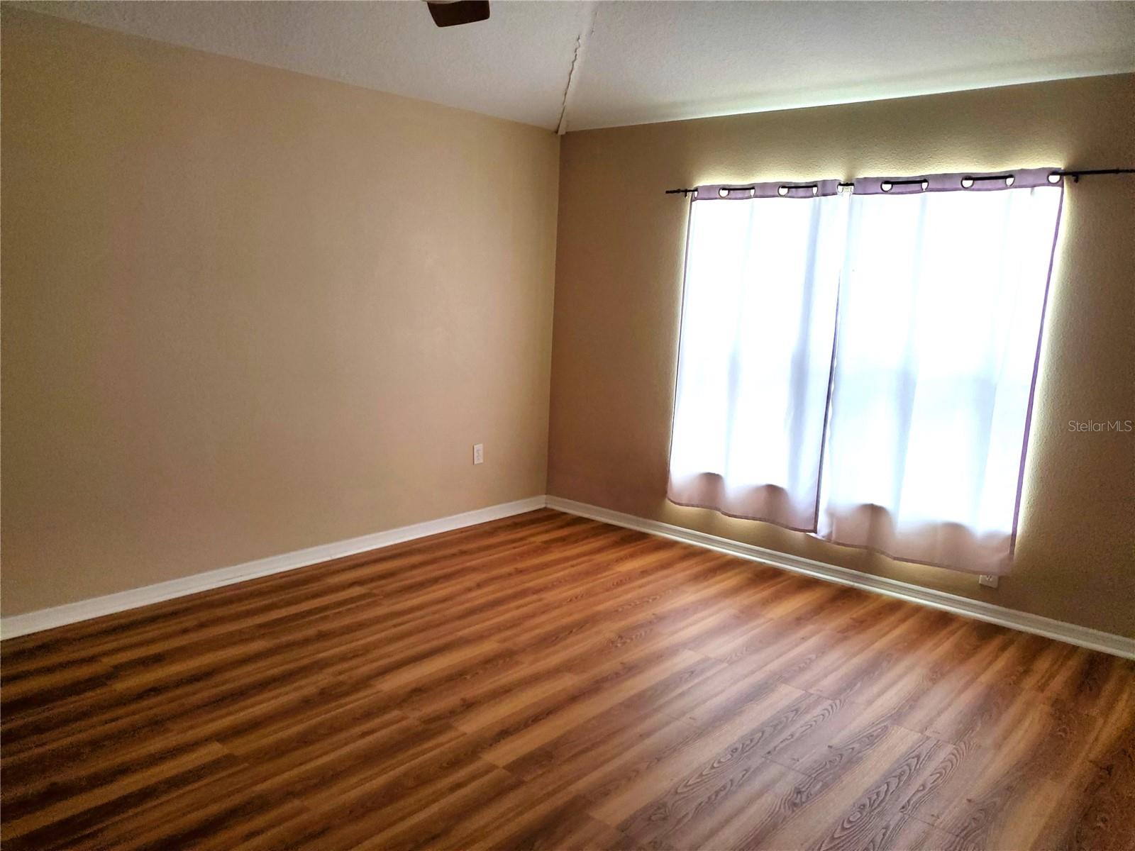 Image 4 of 18 For 31354 Kirkshire Court