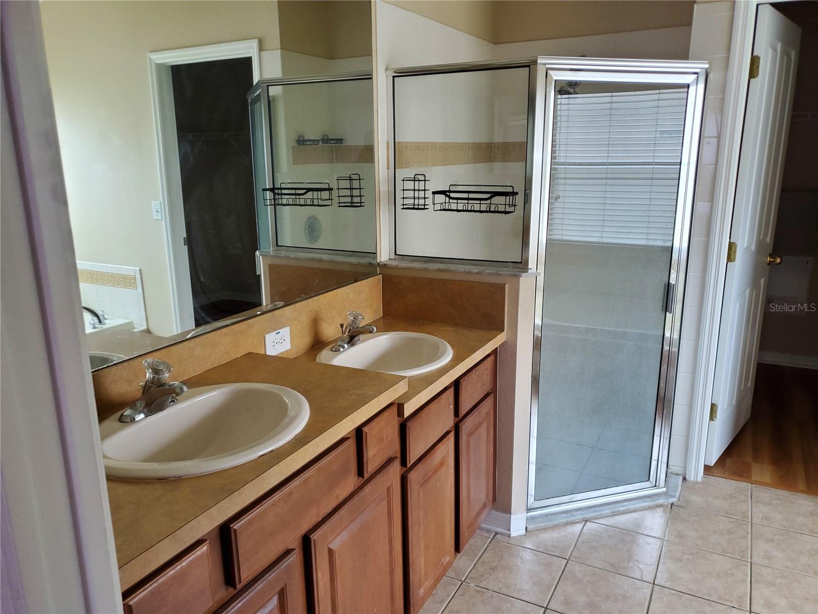 Image 5 of 18 For 31354 Kirkshire Court