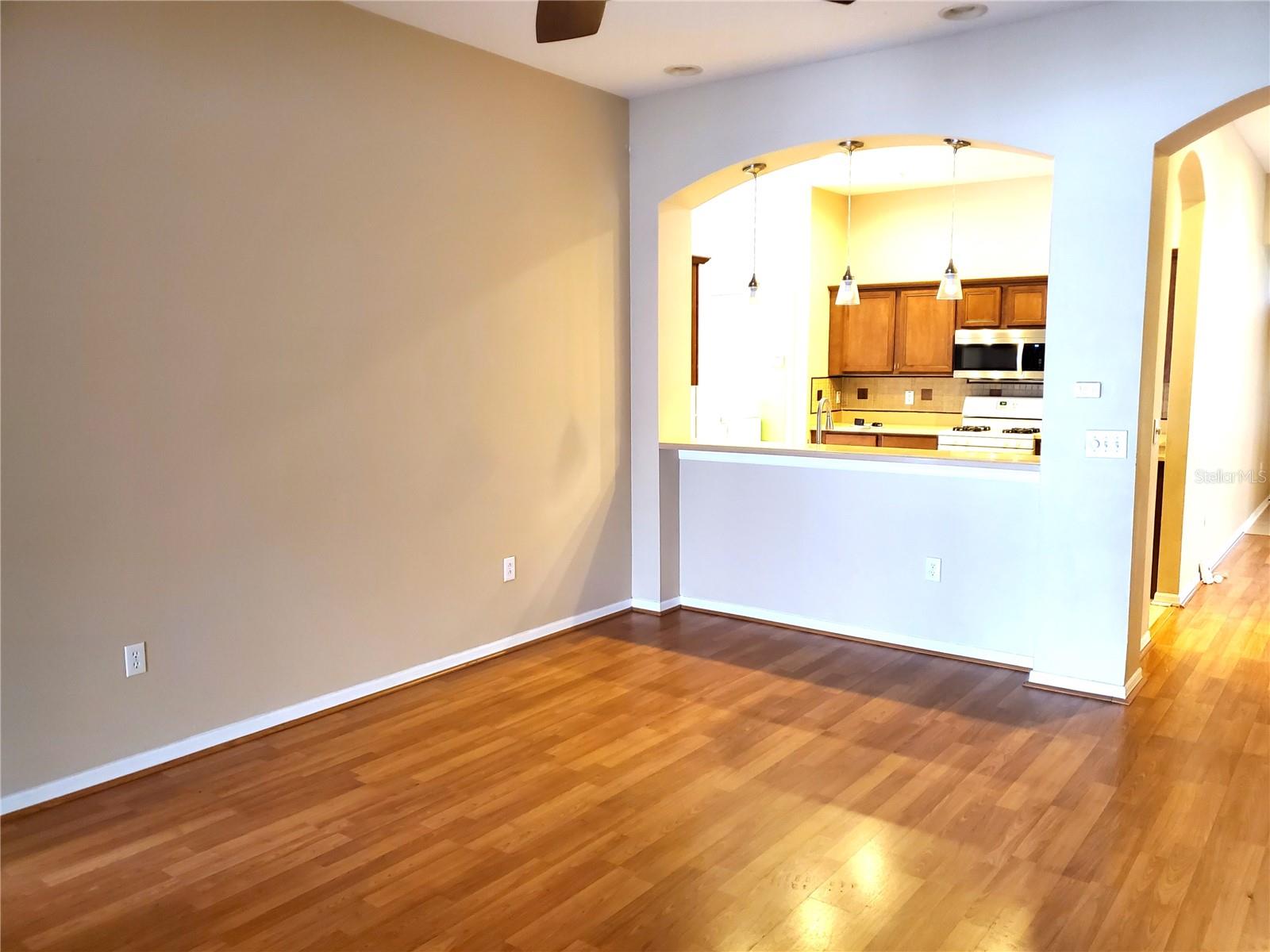 Image 8 of 18 For 31354 Kirkshire Court