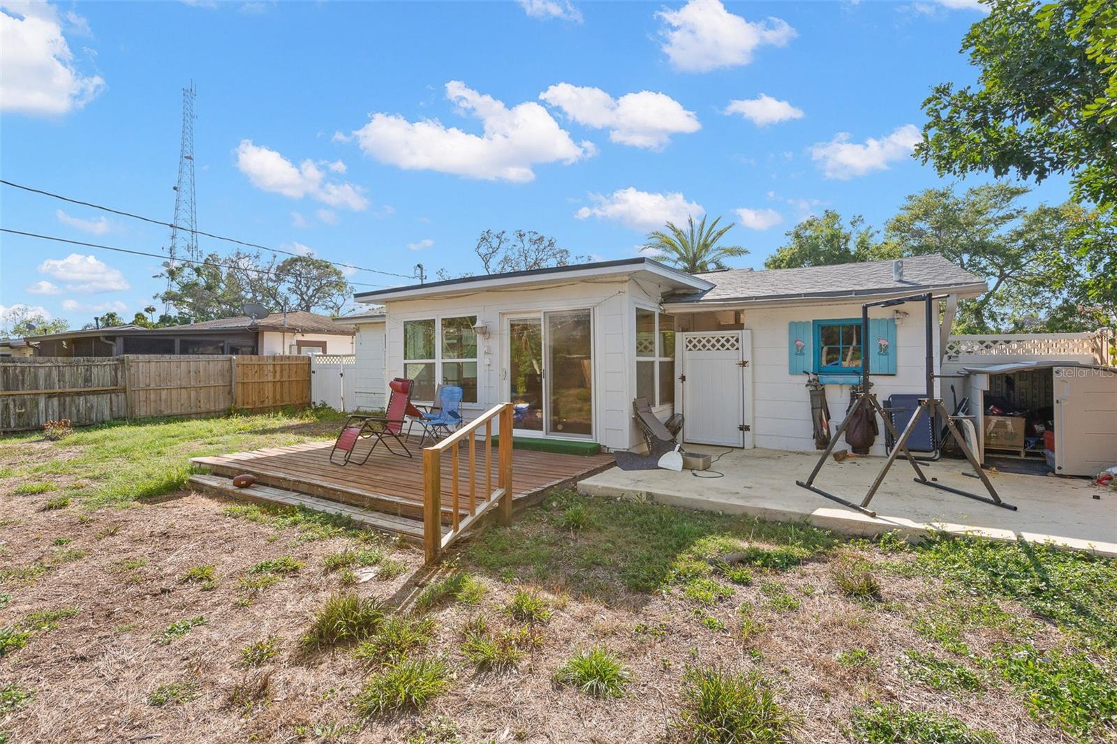 Image 14 of 24 For 1349 Young Avenue