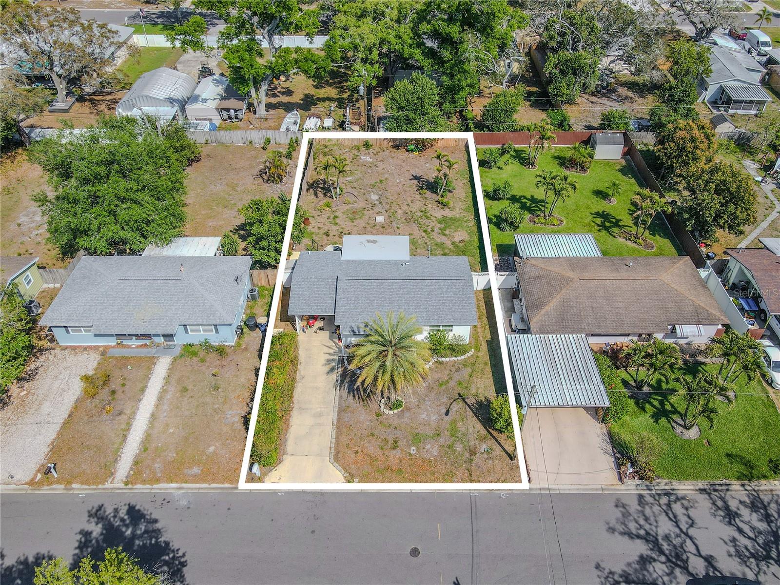 Image 2 of 24 For 1349 Young Avenue