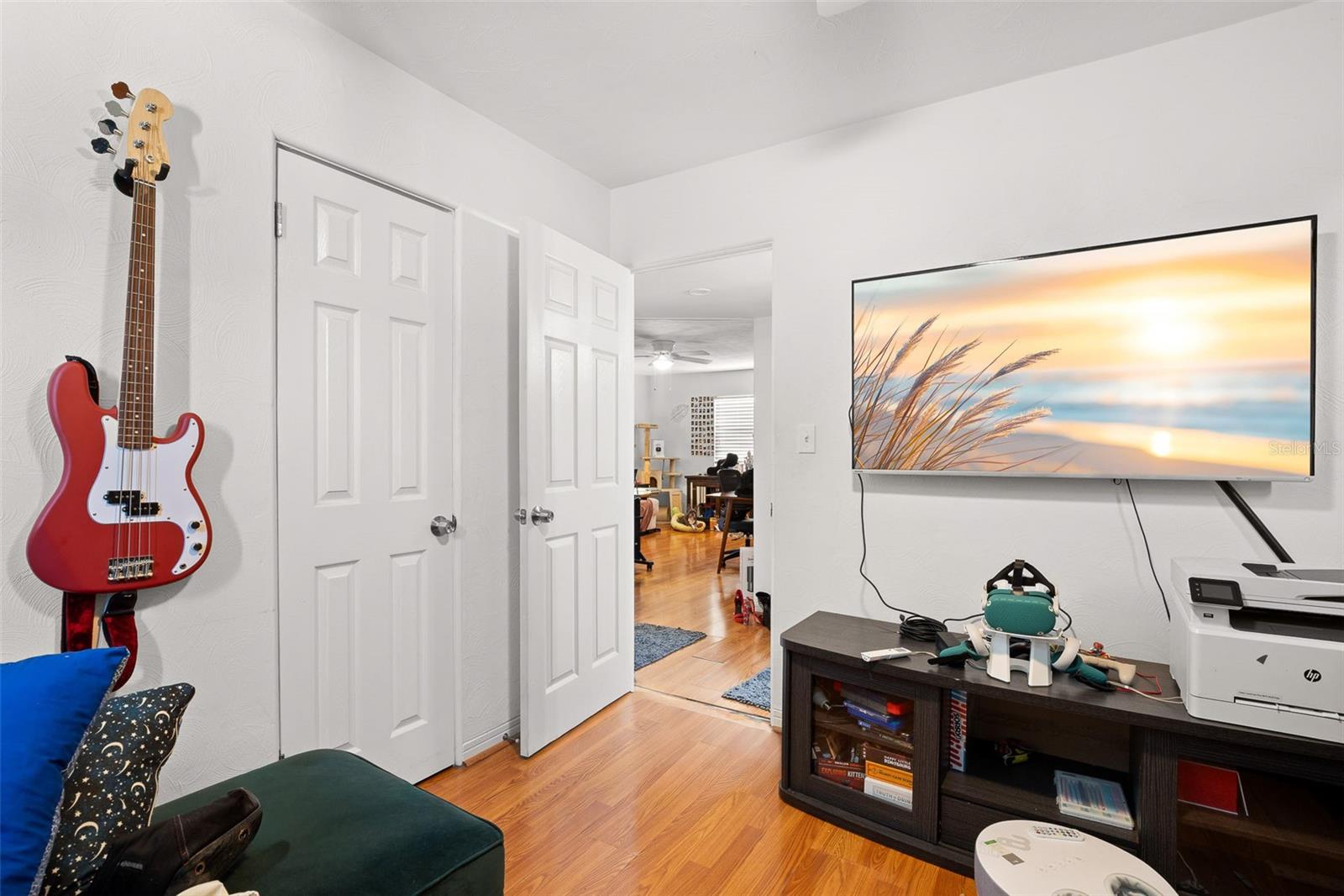 Image 20 of 24 For 1349 Young Avenue