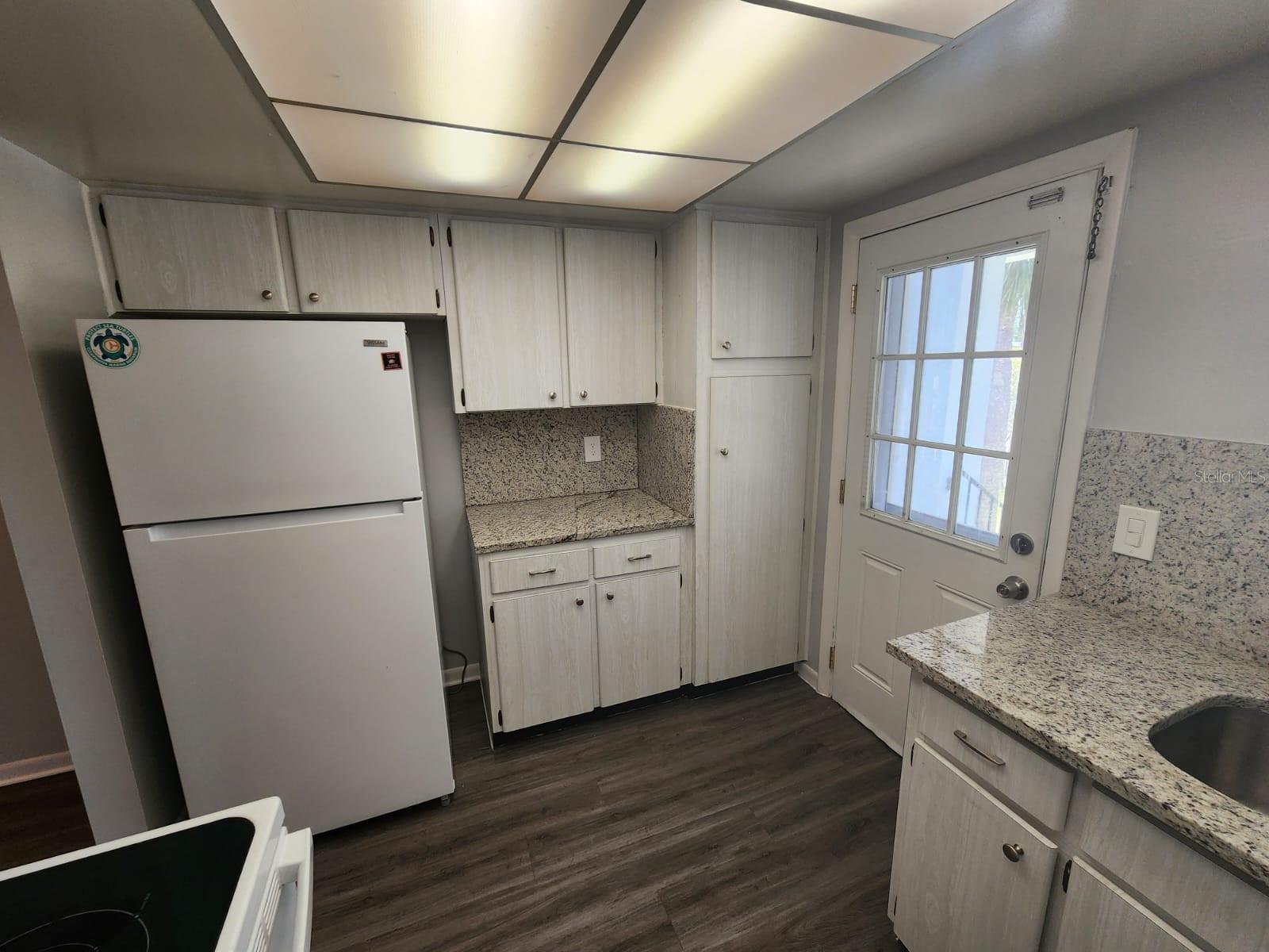 Image 7 of 17 For 2501 Renatta Drive 4