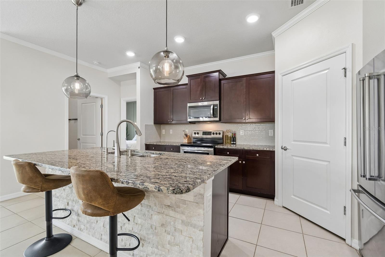 Image 7 of 49 For 1135 Pipestone Place