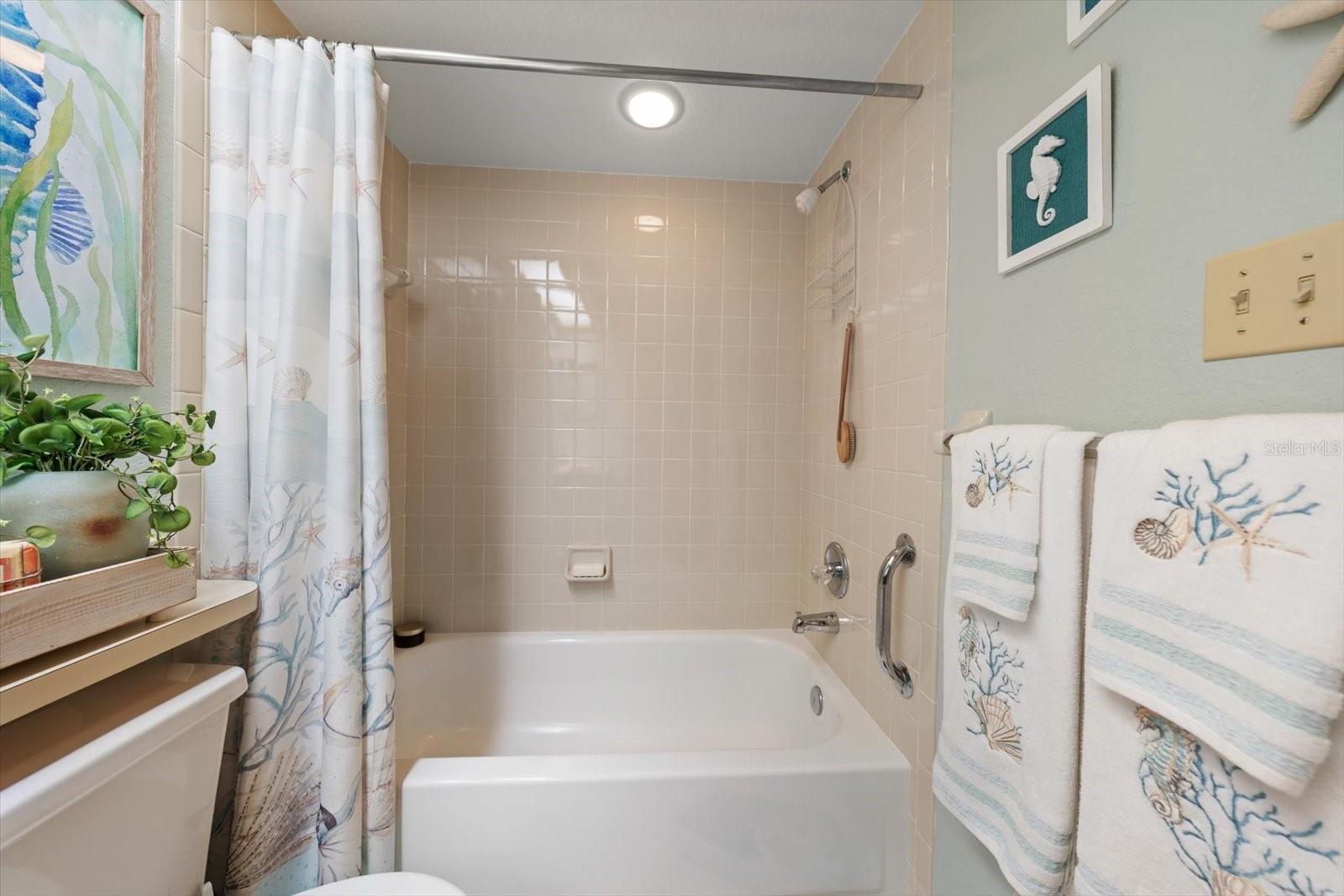 Image 21 of 28 For 11511 113th Street 10h