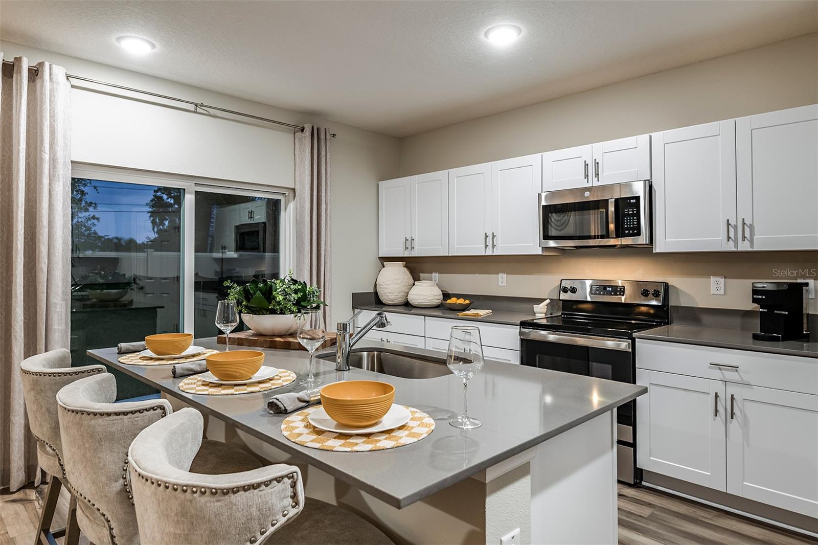 Image 2 of 27 For 4178 Gerbera Daisy Lane