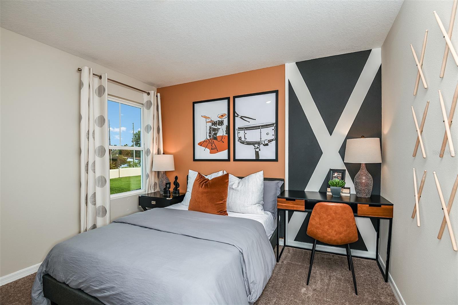 Image 20 of 27 For 4178 Gerbera Daisy Lane