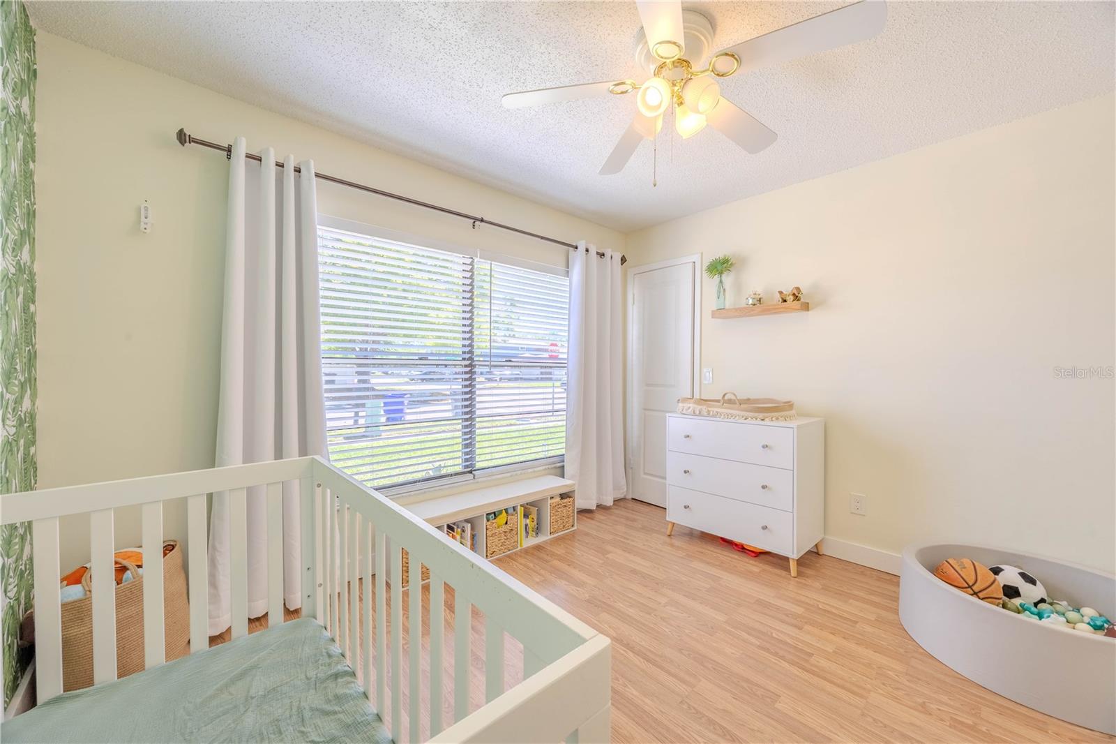 Image 27 of 37 For 10002 Oakengate Place