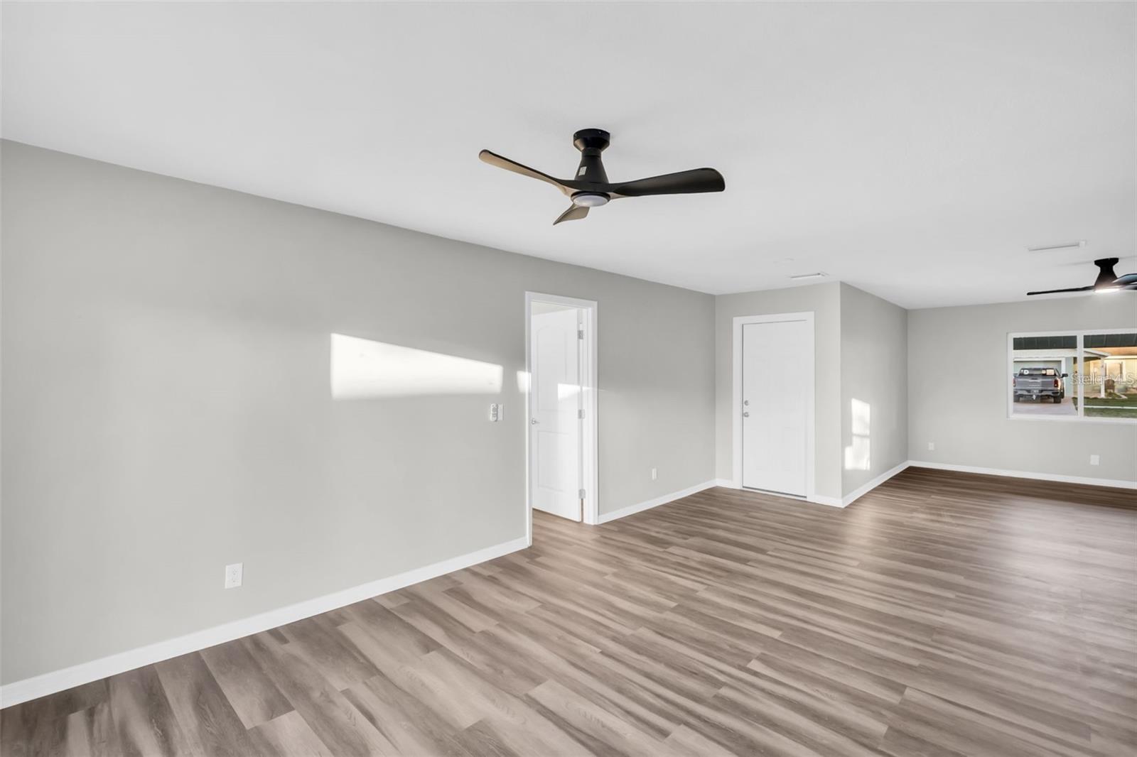 Image 7 of 22 For 12392 Cumberland Drive