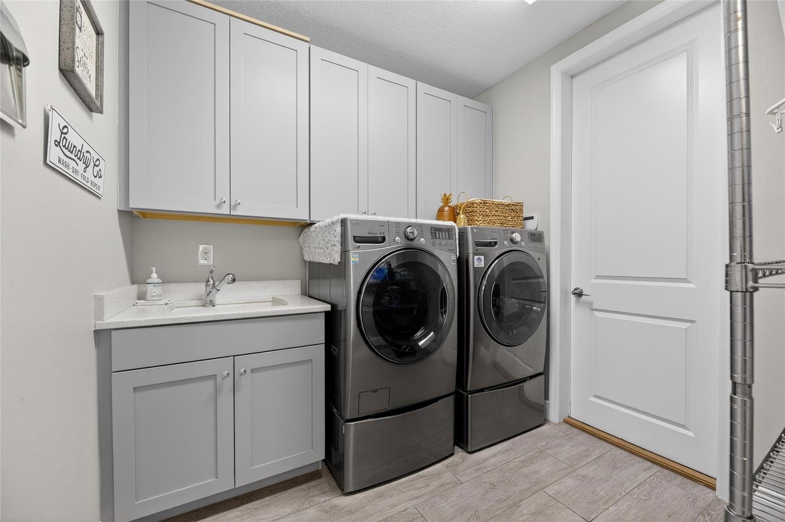 Image 34 of 51 For 7317 Hourglass Drive