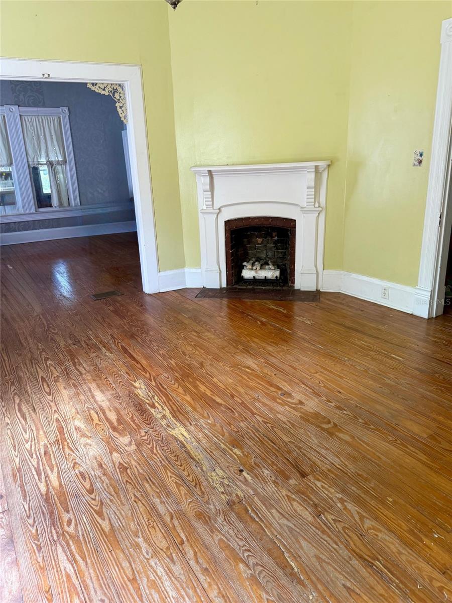 Image 10 of 25 For 117 Brooksville Avenue