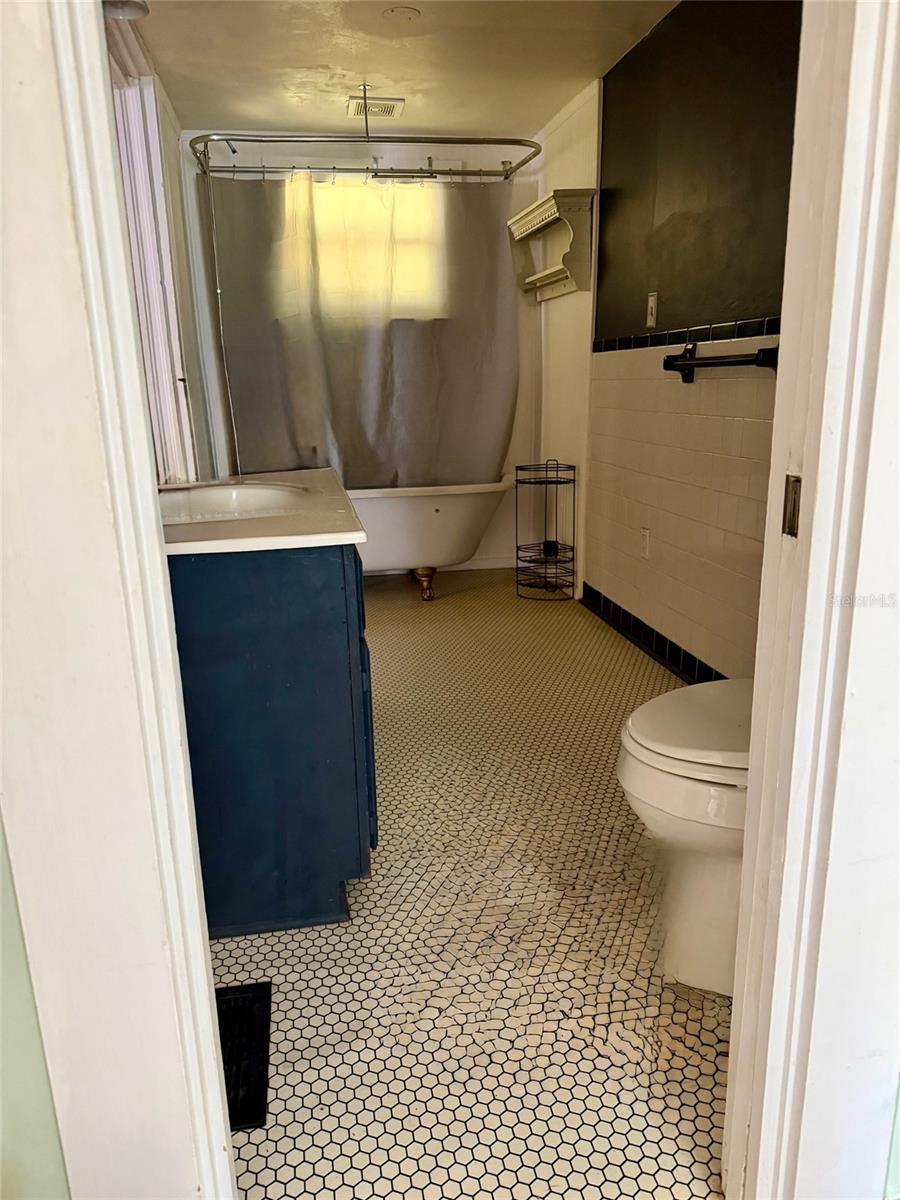 Image 13 of 25 For 117 Brooksville Avenue