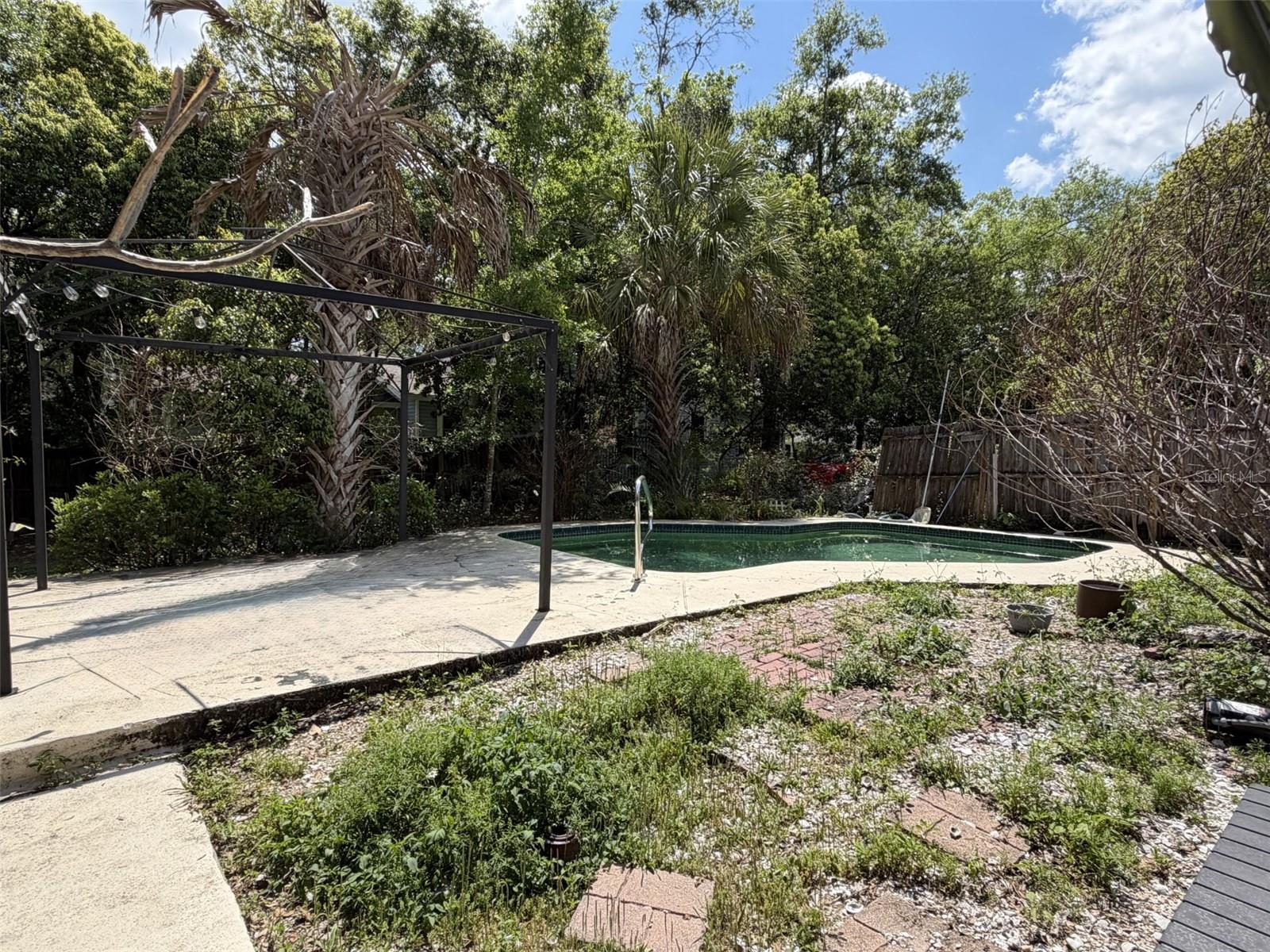 Image 22 of 25 For 117 Brooksville Avenue